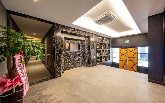 Gunsan Mari Hotel (Naun Branch)