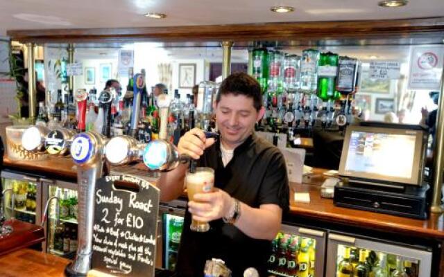 Trowel And Hammer Inn
