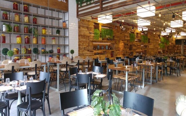 Grand Aras Hotel & Suites