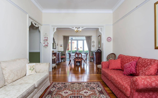 Elindale House Bed & Breakfast