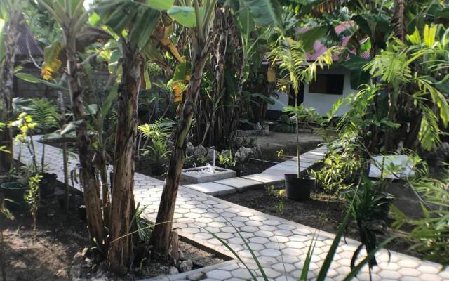 Belongs Beach Bungalow