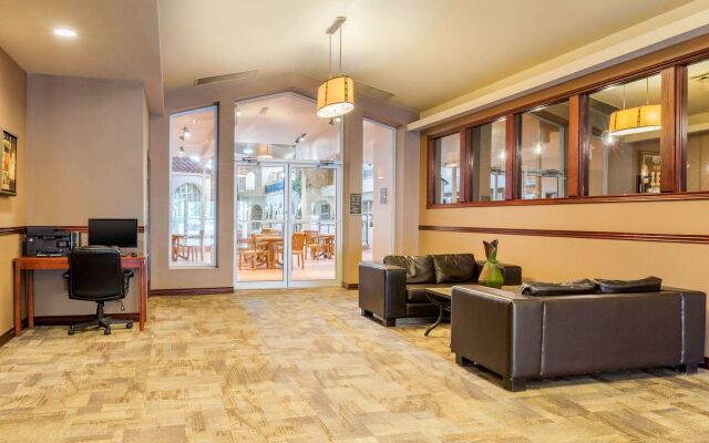 Quality Inn & Suites