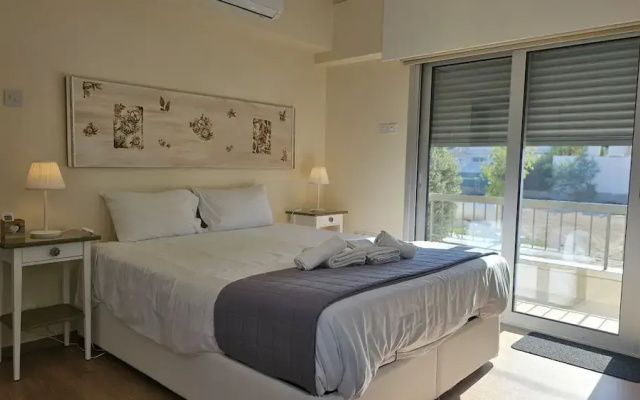 126 Nic- Stay Homiesuite Apartment