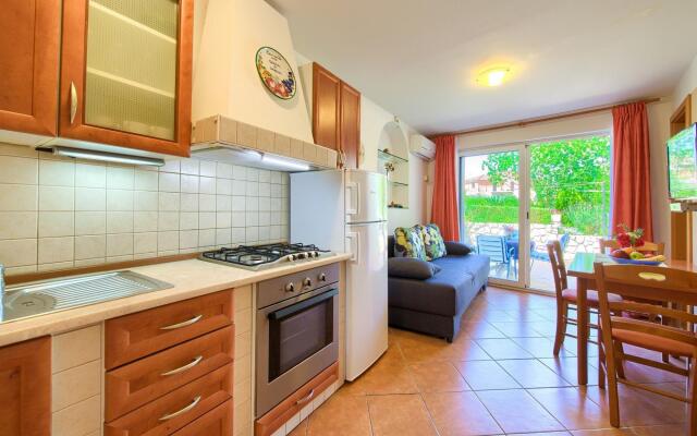 Nice Apartment with Private Terrace,50m Distant From the Sea !