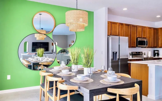 Upstay - 18-guest Mansion w Pool, Games, Cinema