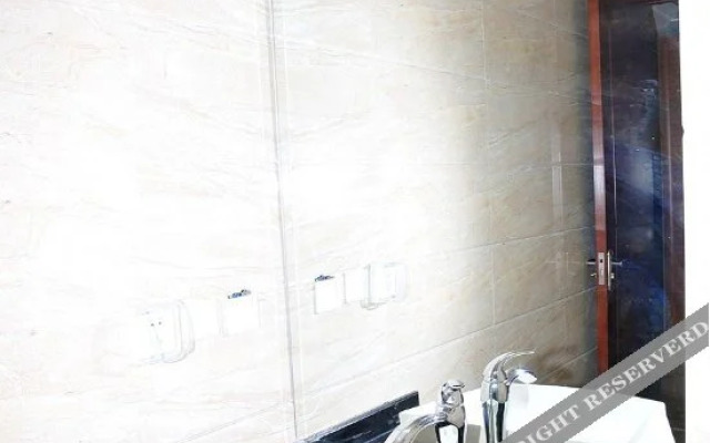 Zhonghao Holiday Hotel