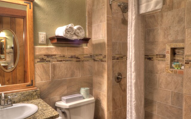 The Historic Gatlinburg Inn