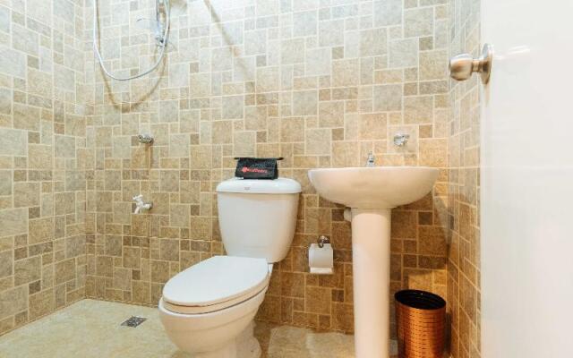 RedDoorz Plus near Osmena Highway 2 - Quarantine Hotel