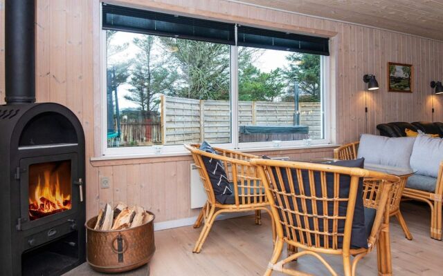 10 Person Holiday Home in Oksbol