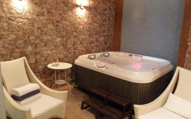 Flamingo Suites Boutique Hotel