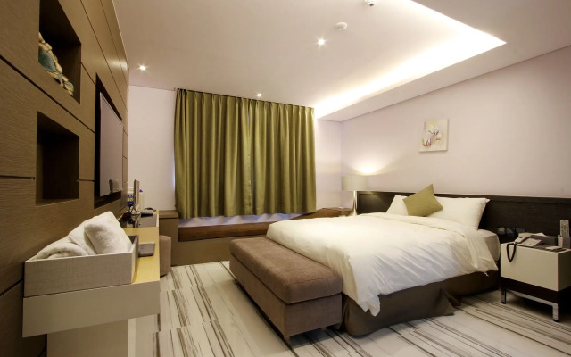 Royal Prime Hotel