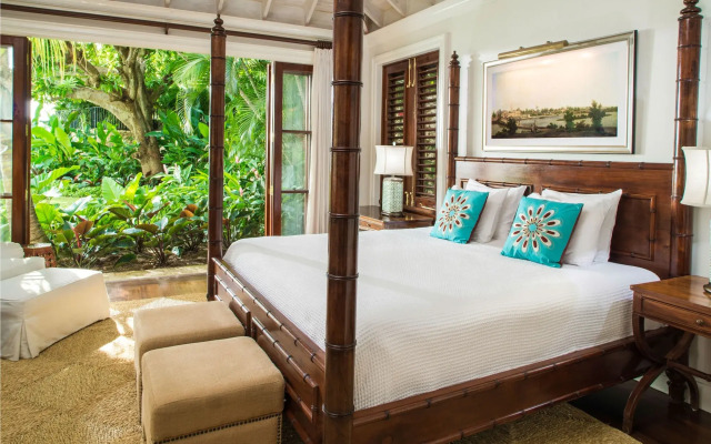 Round Hill Hotel And Villas