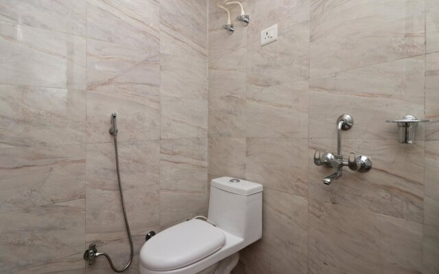 OYO 12493 Heera Guest House