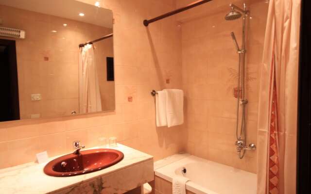 Petit Hotel Restaurante Ses Rotges - Adults Only