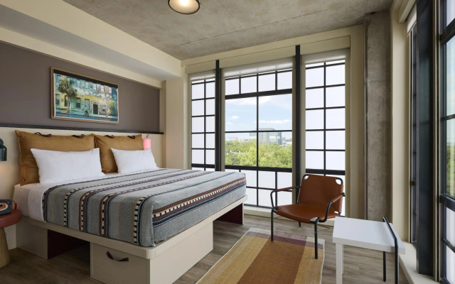 Moxy Charleston Downtown