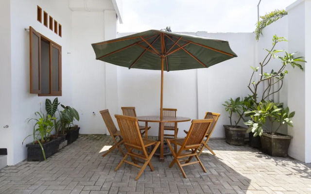 Forrest Inn by OYO Rooms