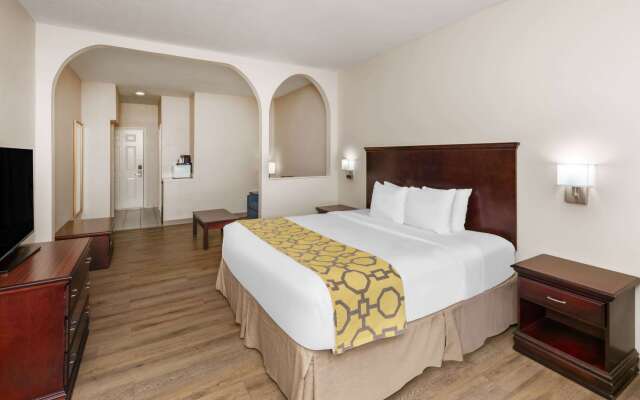 OYO Townhouse Houston Brookhollow