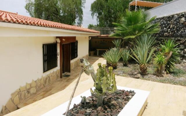 Sunny house with private pool and sea view