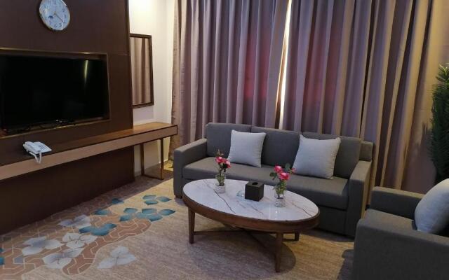 Qasr Alshamal Hotel