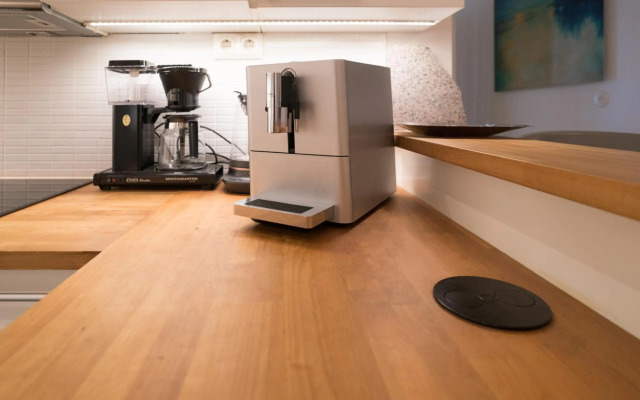 Luxury 2BR Central Getaway, Workation, Staycation, Remote Work