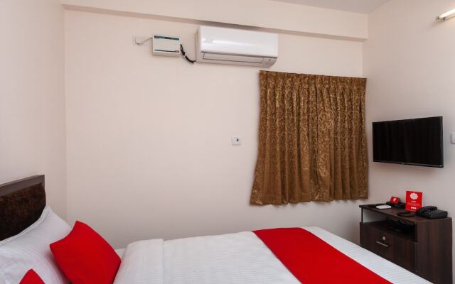 OYO Flagship 24641 Tulip Residence