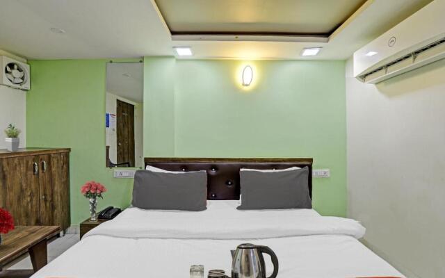 OYO 47110 Hotel Royal Palace