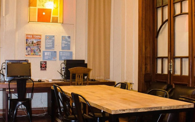 Play Hostel Arcos
