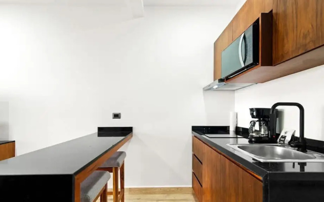 Spacious Loft W/garden View Pool + Jacuzzi GYM