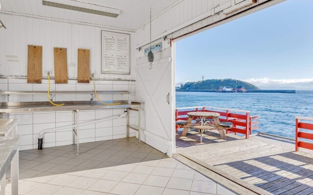 6 Person Holiday Home in Brekstad