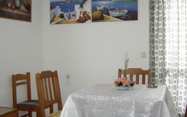 Amaryllis Apartments
