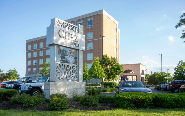 Chez Hotel Arlington Heights