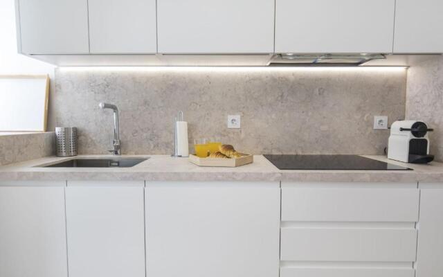 Lovelystay - Chic, Citrus Home - Private Garden And Parking