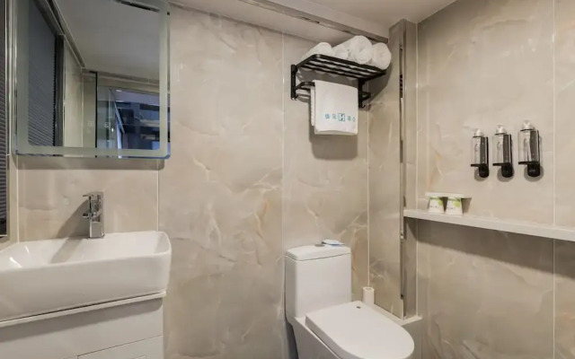DequanHotel ShifoyingSubwayStationBranch