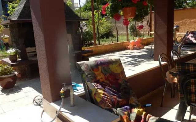 House Andja with Pool