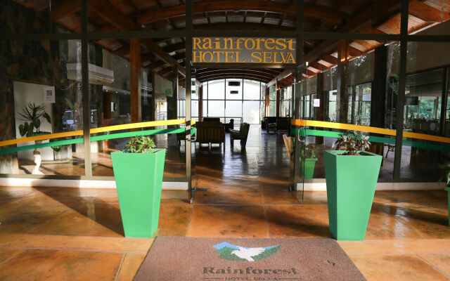 Rainforest Hotel & Cabañas