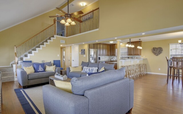 Beach Retreat 4 Bedrooms 2.5 Bathrooms Home