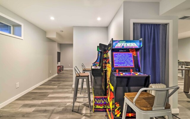 Hot Tub, Lake Access: Spacious Poconos Getaway!