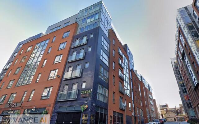 Sidemerseylivingscouk 5BR 3BA Penthouse w Parking in L1
