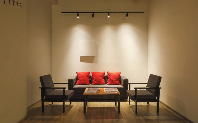 OYO Townhouse 021 Bombay Exhibition Centre
