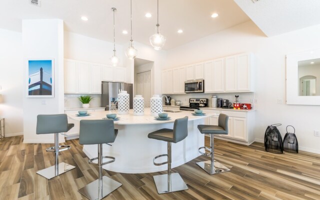 Solterra - 6136 Broad Oak Drive