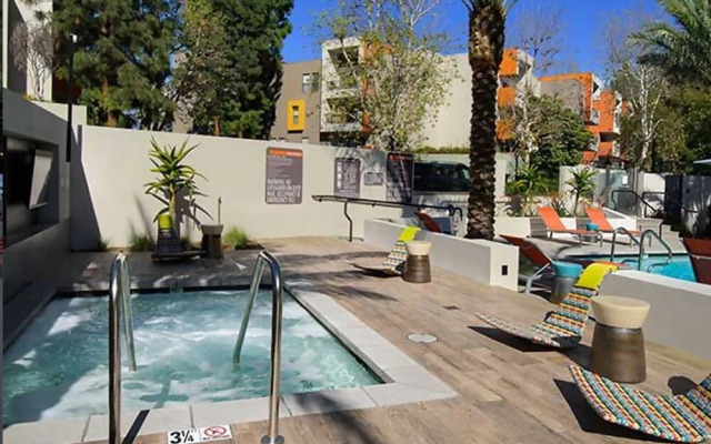 Studio City Universal Apartments