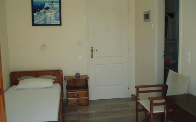 Villa Nikos Karamolegos