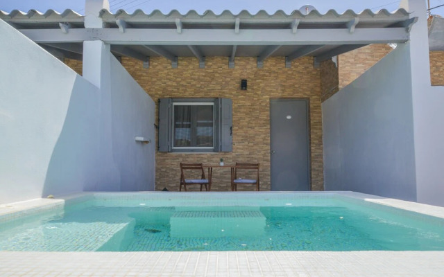 Avgerinos Deluxe Rooms