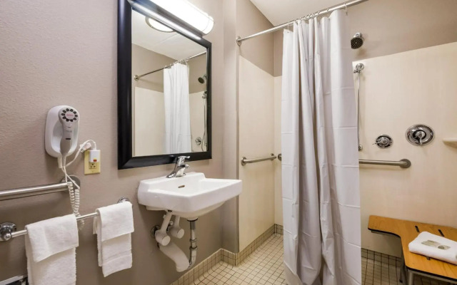 Red Roof Inn PLUS+ Nashville Airport