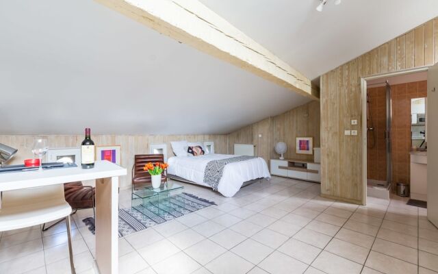 Lovely Attic Studio in Capucins
