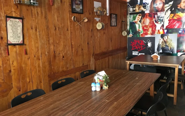 OYO 7311 StayOut Crossroad Inn