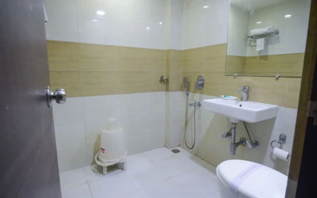Fabhotel Kamla Regency
