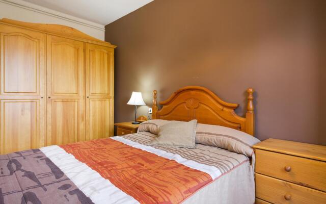 Veni in L'Escala with 3 bedrooms and 1 bathrooms