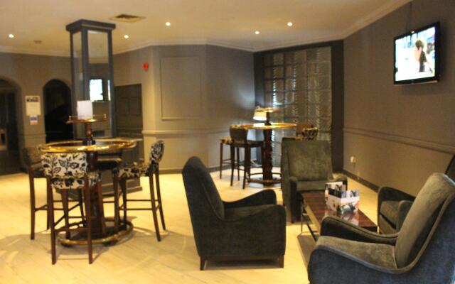 Mercure Chester North Woodhey House Hotel