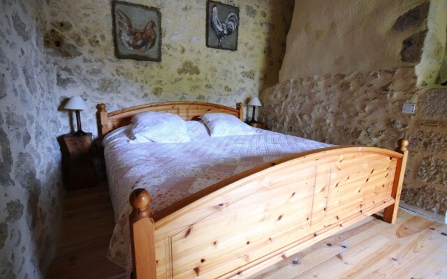 Rustic Castle in Bon-Encontre with Terrace